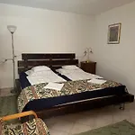 Parraghegy Apartman * Zalaszanto