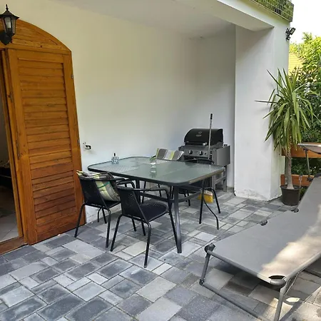 Parraghegy Apartman *